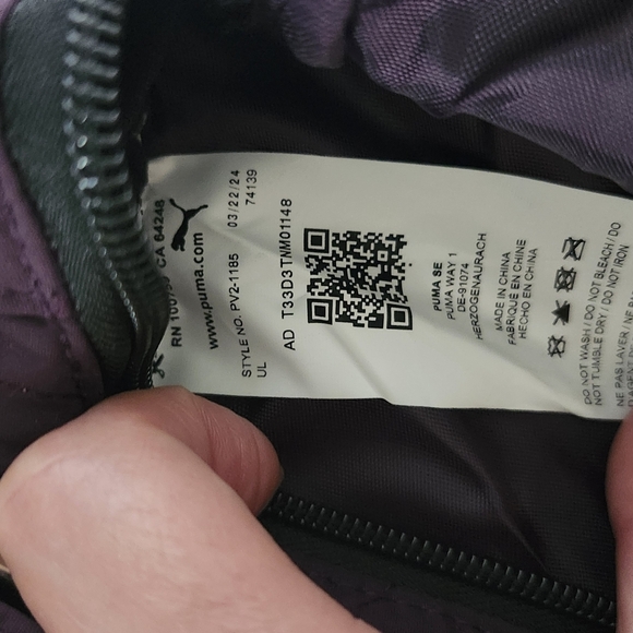 BNWT Puma Purple Quilted Unisex Waistpack Bag Approx. 2.4"H x 3.5" W x 1.2D - Picture 8 of 10